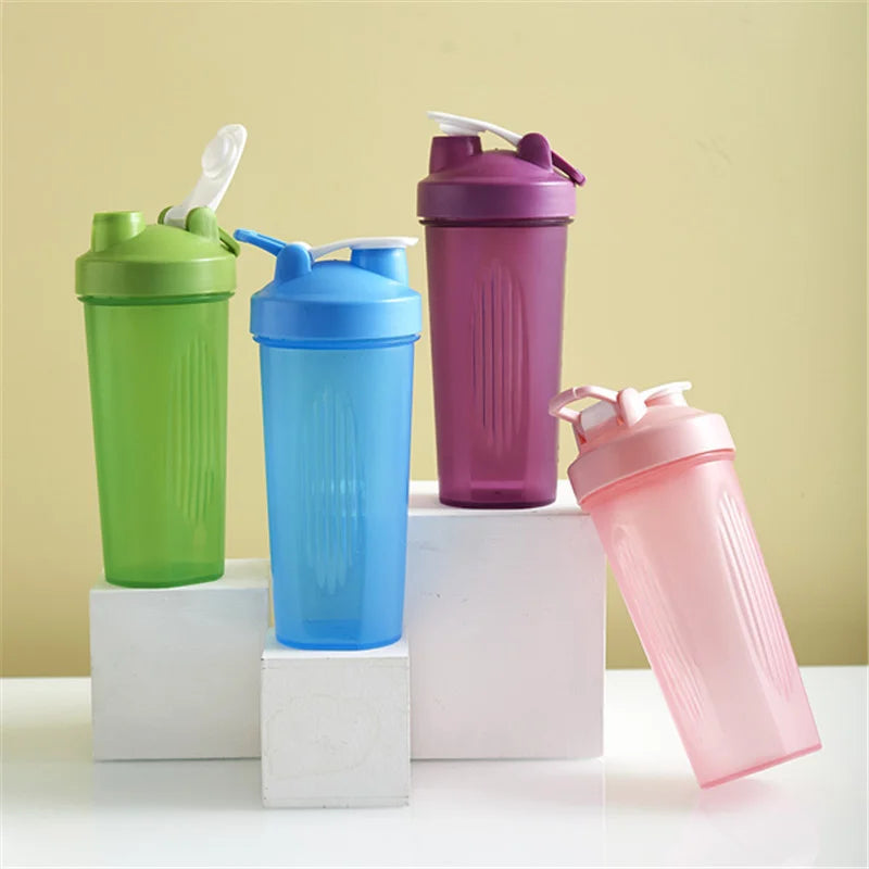 600ml Portable Protein Powder Shaker Bottle Leak Proof Water Bottle for Gym Fitness Training Sport Shaker Mixing Cup with Scale.