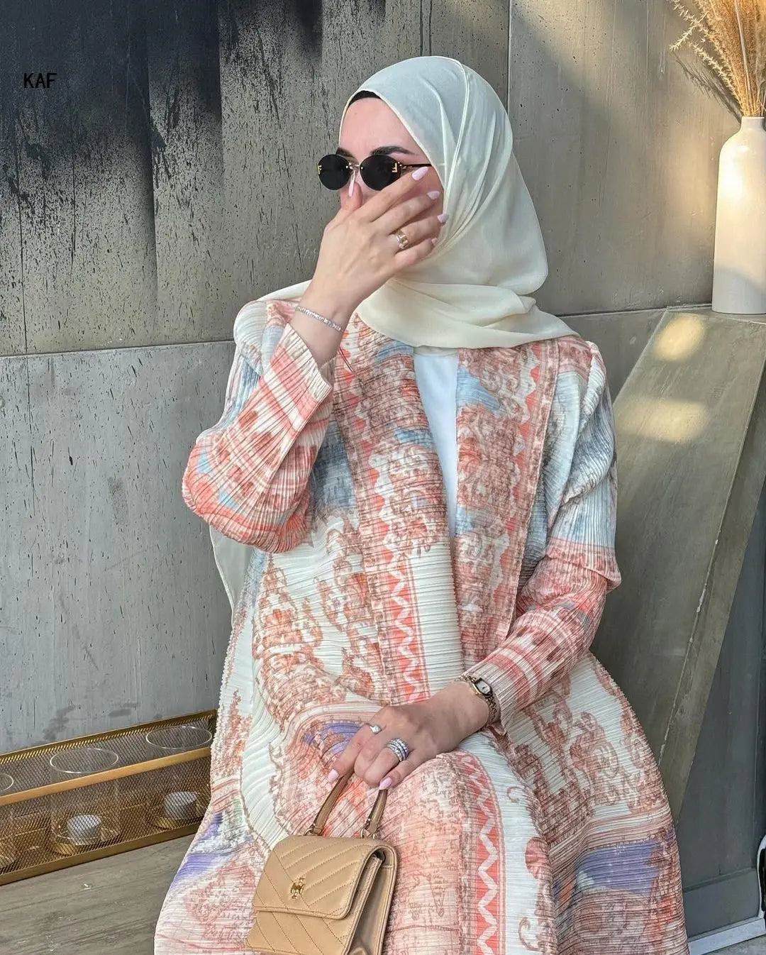 Langer Herbstmantel für Damen, Retro-bedruckt, langärmelig, muslimisches Abaya, Saudi-Mode, faltiger Taillengürtel.