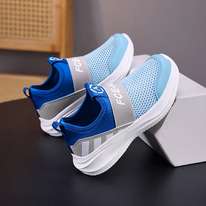 Girls Slip on Shoes Children Sneaker Fashion Knit Fabric Luxury Kids Casual Shoes Lightweight School Sports Girls Shoes.