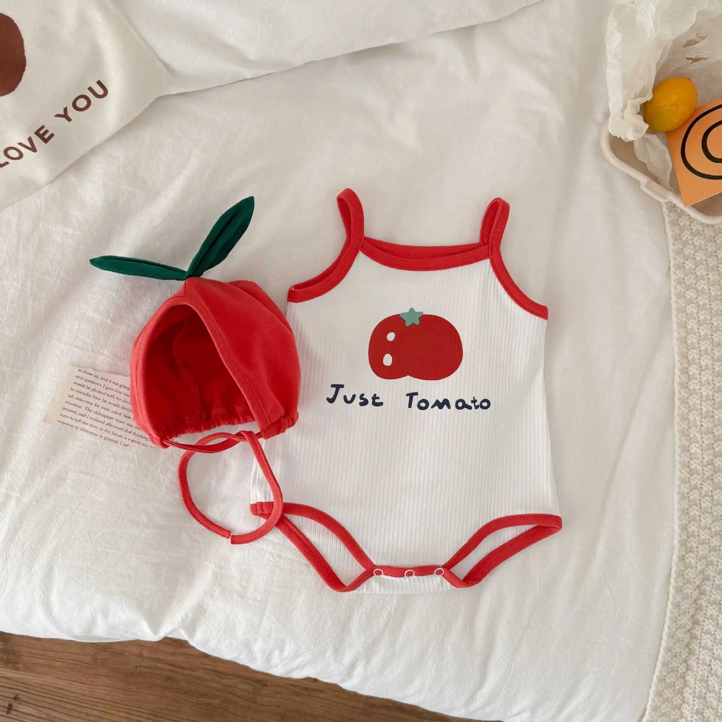 Baby Kleidung Sommer Baby Junge Mädchen Bodysuit Nette Tomaten Druck Ärmellose Infant Sling Onesie + Hut 2Pcs Neugeborenen Fotografie outfit.