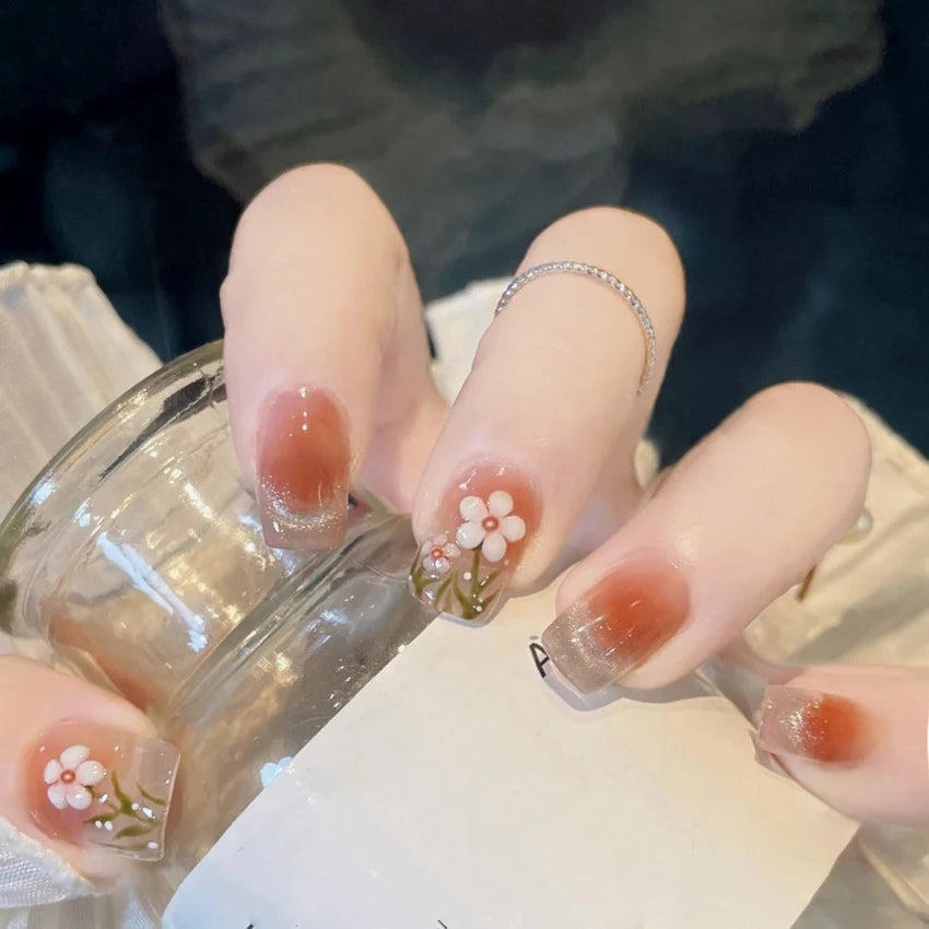 24Pcs/Set White Peach Oolong Gentle French Press on Nail Blush Halo Short Frosted Wearing False Nails Removable Fake Nail Art.