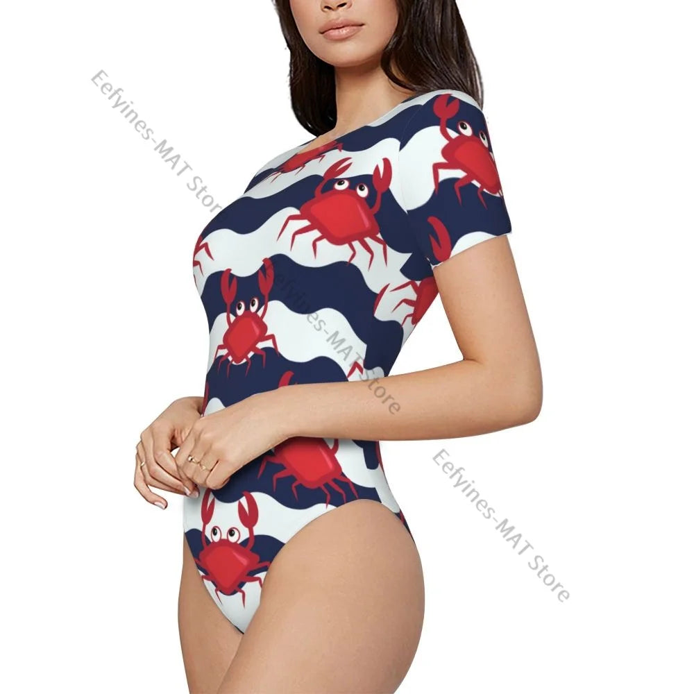 Frau schlanke Boden Overall nautische Krabben niedlichen Krabben und gestreiften Hintergrund weibliche kurze Overall Bodysiut sexy Kleidung.