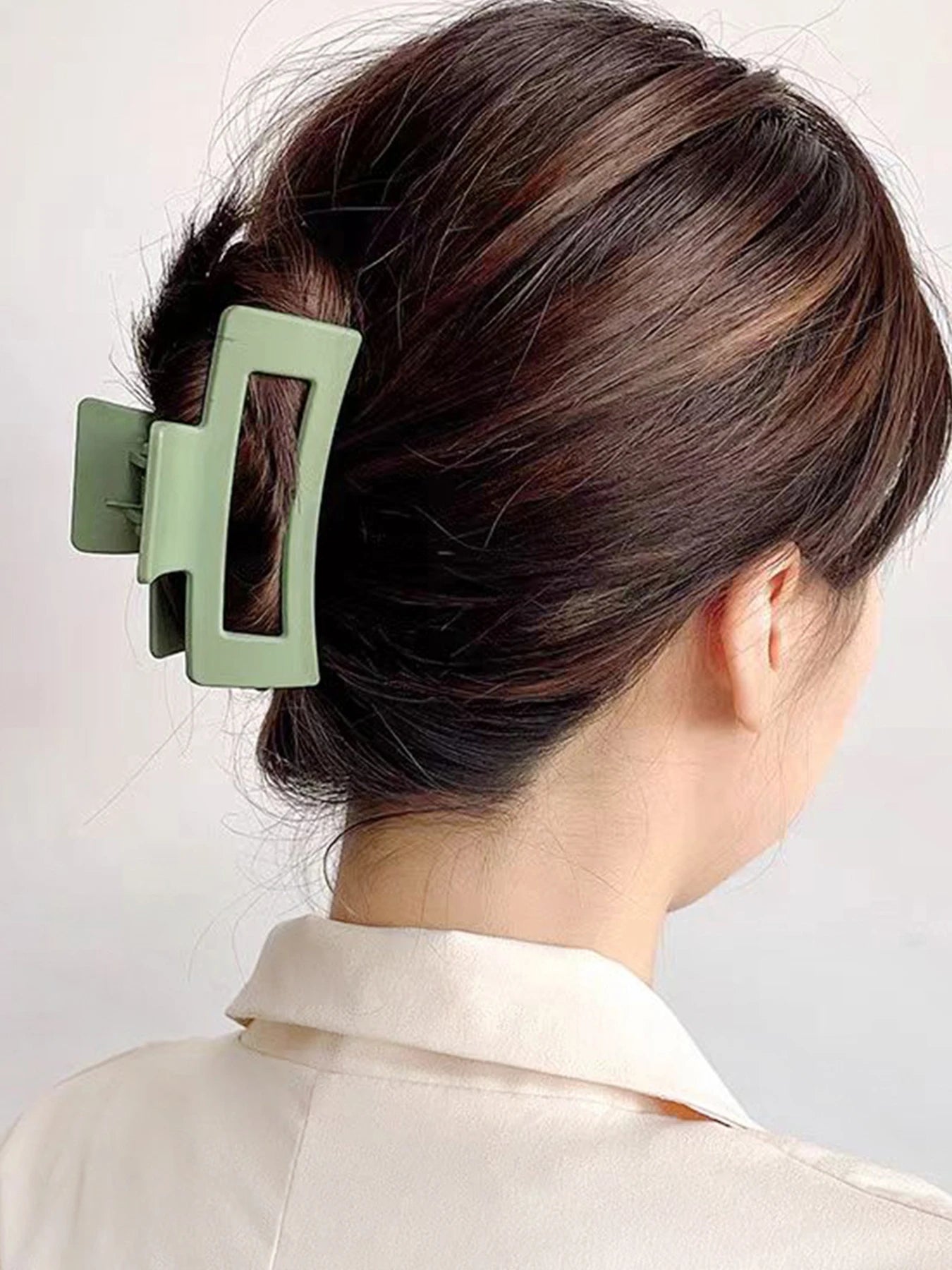 3 Pcs Frosted Cream Color Transparent Fruit Shark Scratch Clip-ins Style Back of Head Premium Wind Plate Women Hair Accessories.