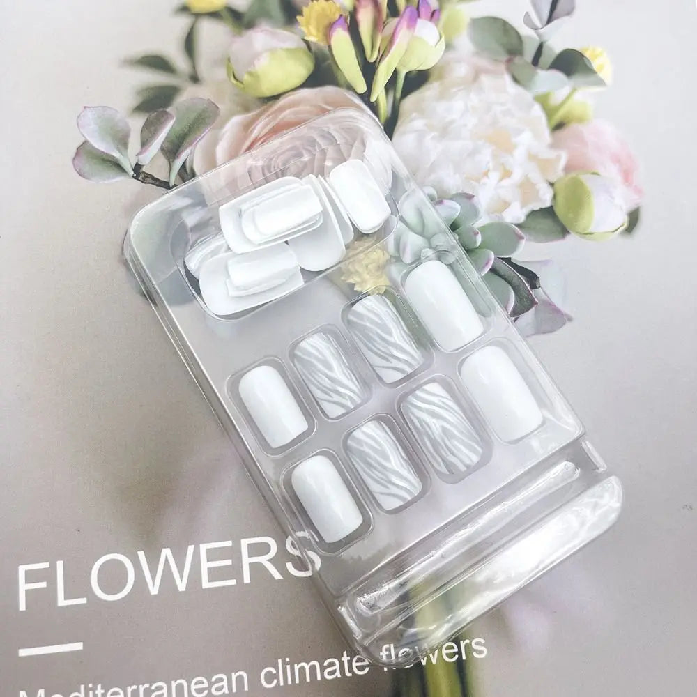 24PCS Short Square False Nails French White Edge Fake Nials Silver Flame Full Cover Press On Nails Detachable Ballerina Nail Tip.