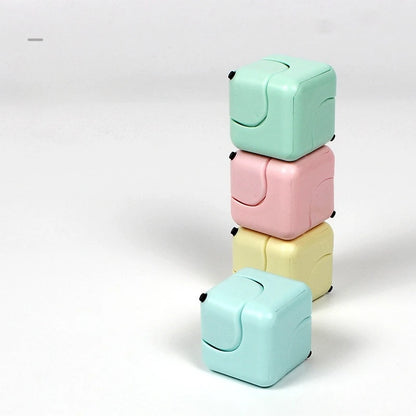 Fidget Cube with Spinner, Multifunction Stress Relief Puzzle Toy for Adults, 6-Side Mini Square Finger Toy for Anxiety ADHD.