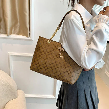 Summer High Quality PU Leather Fashion Large-capacity Shoulder Armpit Women's Bag Work Student Travel Female Retro Handbag Tote.
