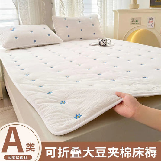 Removable Mattress Protector Thin Lightweight Bed Cover Fits All Sizes Easy to Clean.