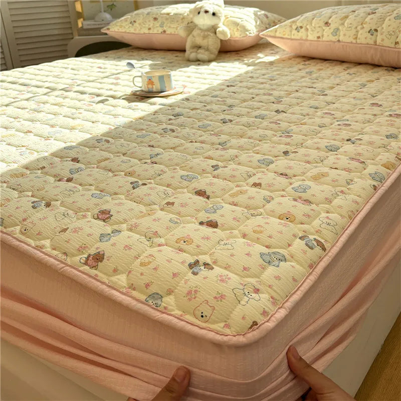 1pc Thicken Bed Cover Cartoon Print Bedspread Non-slip Mattress Protector Quilted Soft Bed Linen 매트리스 커버 (No Pillowcase).