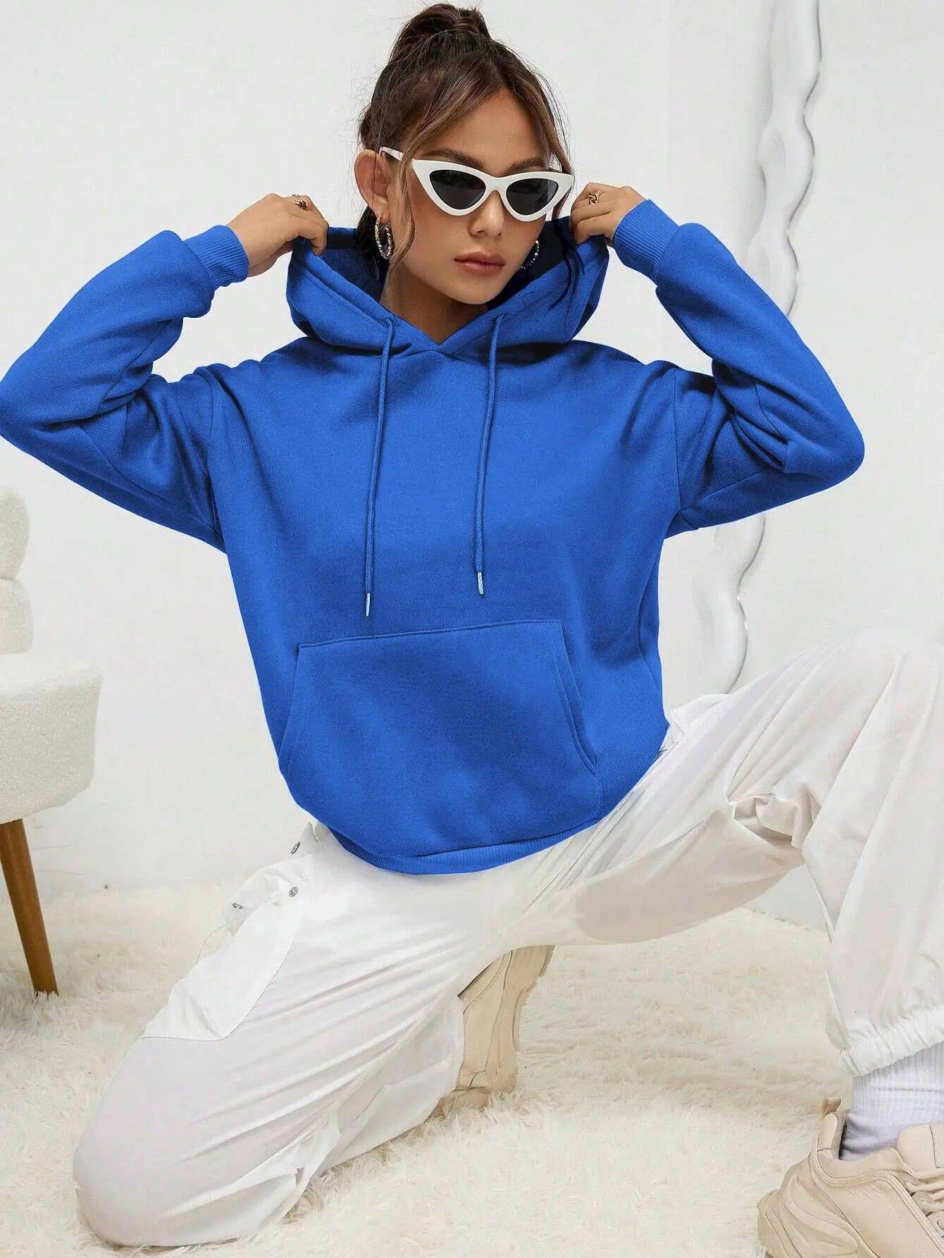 Einfarbiger Hoody für weibliche Herbst modische Kleidung lässige Fleece Tasche Hoodies mehrfarbige Unisex Frauen Streetwear.