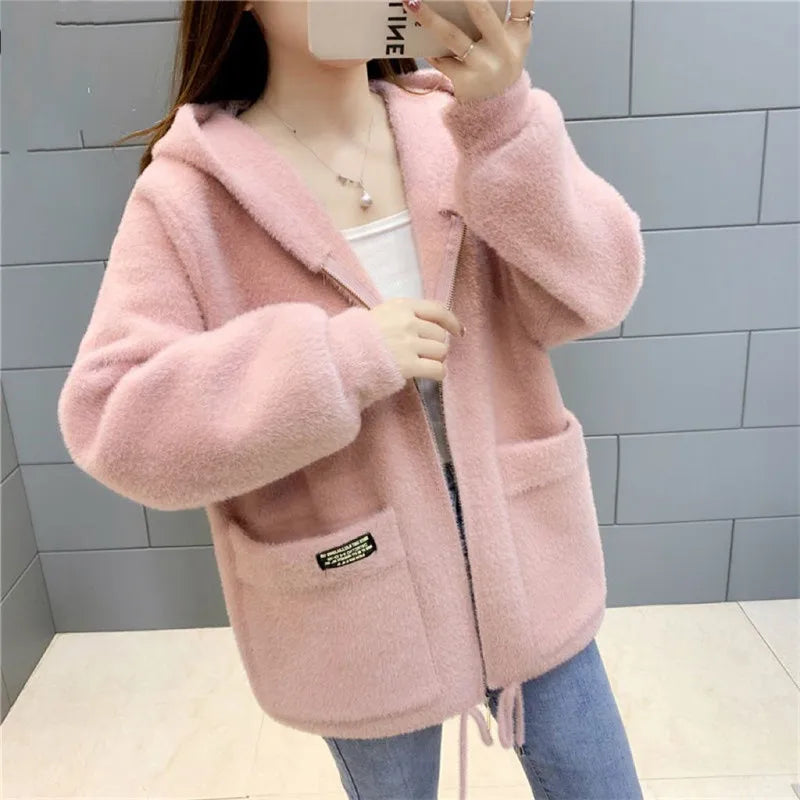 Frauen Jacke Herbst Winter neue Mode imitieren Nerz Samt Mantel 2024 weibliche kurze Kapuze dicke warme Wolle Mantel Oberbekleidung Tops.