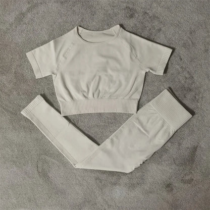 Fitness Yoga Set Seamless Sport Women's Sportswear High Waist Leggings Workout Outfits Two Piece Shorts Sets Womens Gym Clothing.