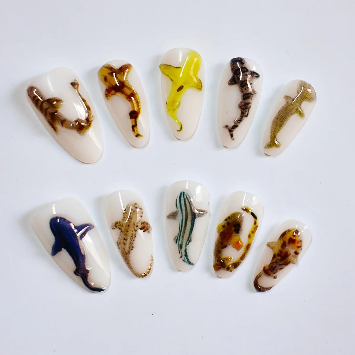 10pcs Handmade Press on Nails Cartoon Shark Pattern Design Fake Nails Wearable Detachable Ins Simple Almond Shaped False Nails.