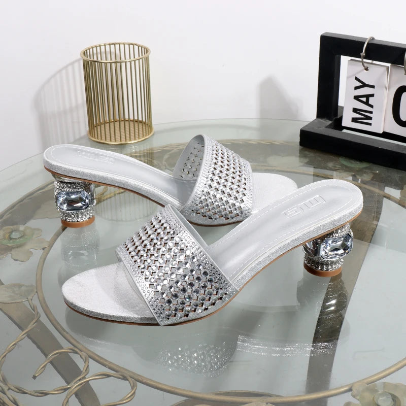 Golden heeles sandals new rhinestones in the summer 2025  thick heels lady slippers wearing banquet luxury elegant slippers.