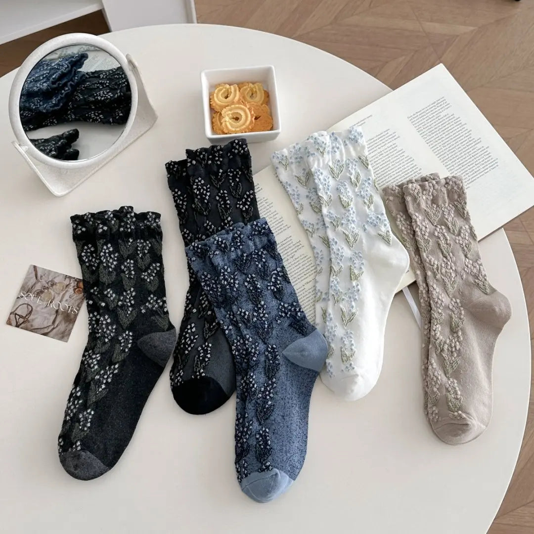 Autumn Winter Long For Women Retro Harajuku Relief Print Daily Casual Streetwear Cute Socks Fashion Japanese Style Women's Socks.