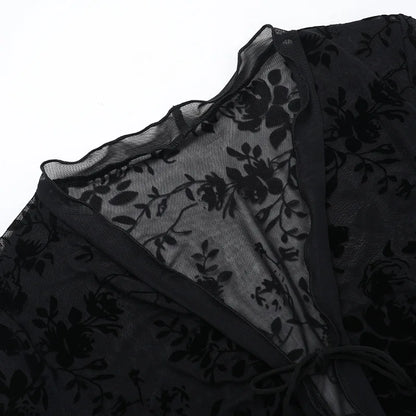 Autumn New Fashionable Chiffon Slim Fit Ruffle Trumpet Sleeve Shirt for Women.