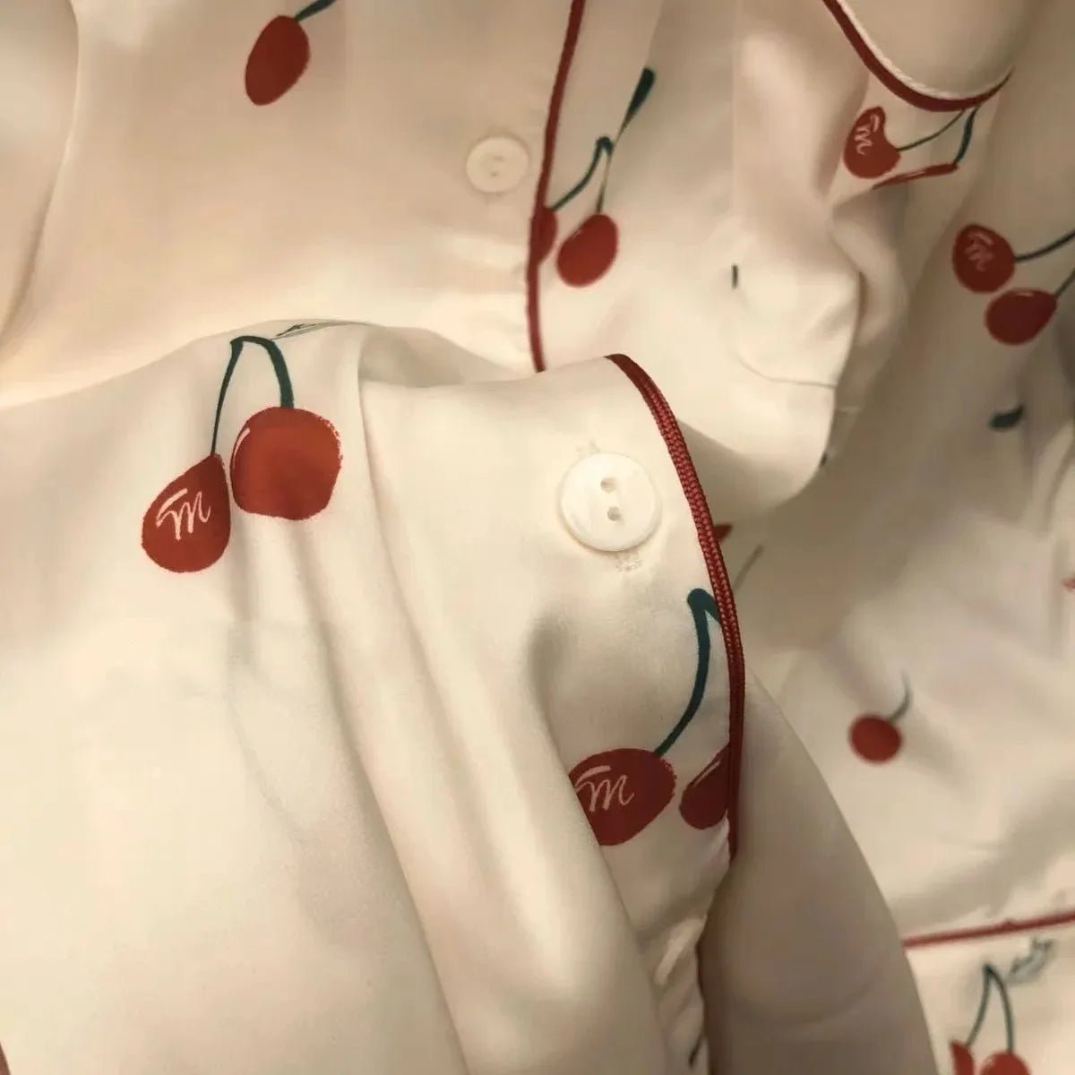 2023 frühling Herbst Neue Eis Seide 2 Stück Pyjamas für Frauen Mode Strickjacke frauen Pyjamas Süße Druck Loungewear Frauen set.