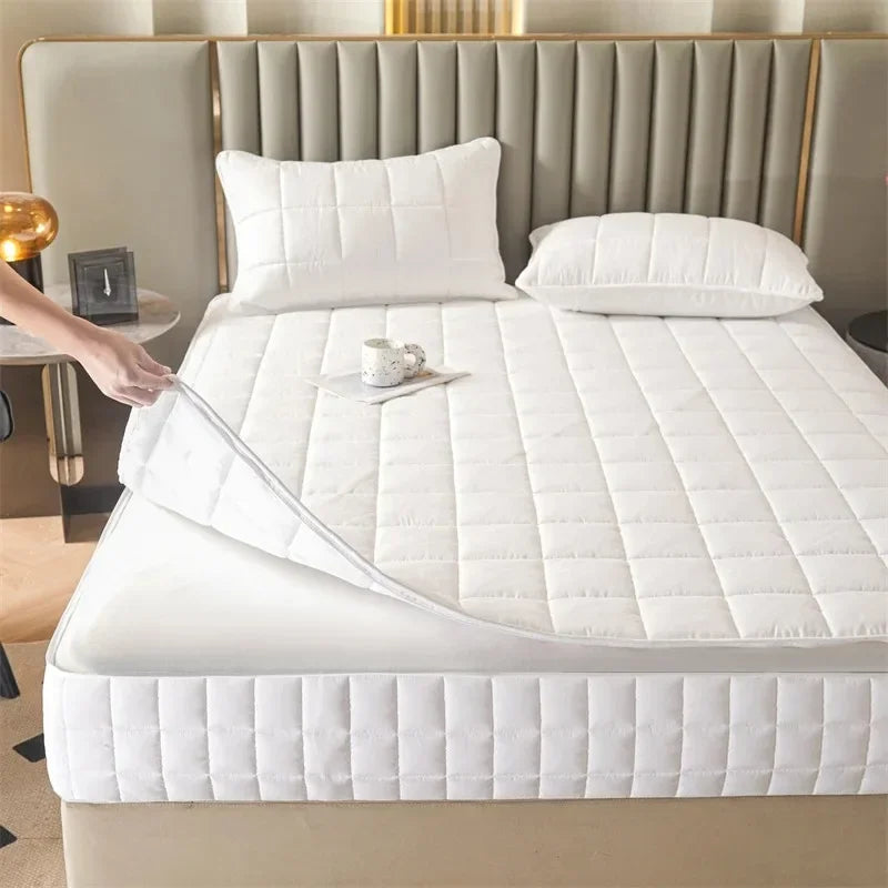 Breathable Quilted Mattress Protector with Soybean Fiber Padding Hypoallergenic Skin-Friendly Cover Machine Washable 720° Cover
