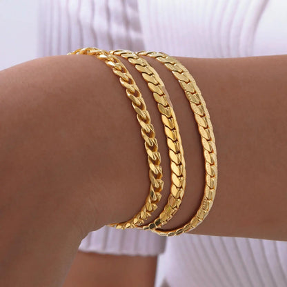 Vnox 6mm Flat Cuban Chain Bracelets for Women Girls, Macrame Edge Curb Links Bracelet,Gold Plated Stainless Steel with K18 Stamp.