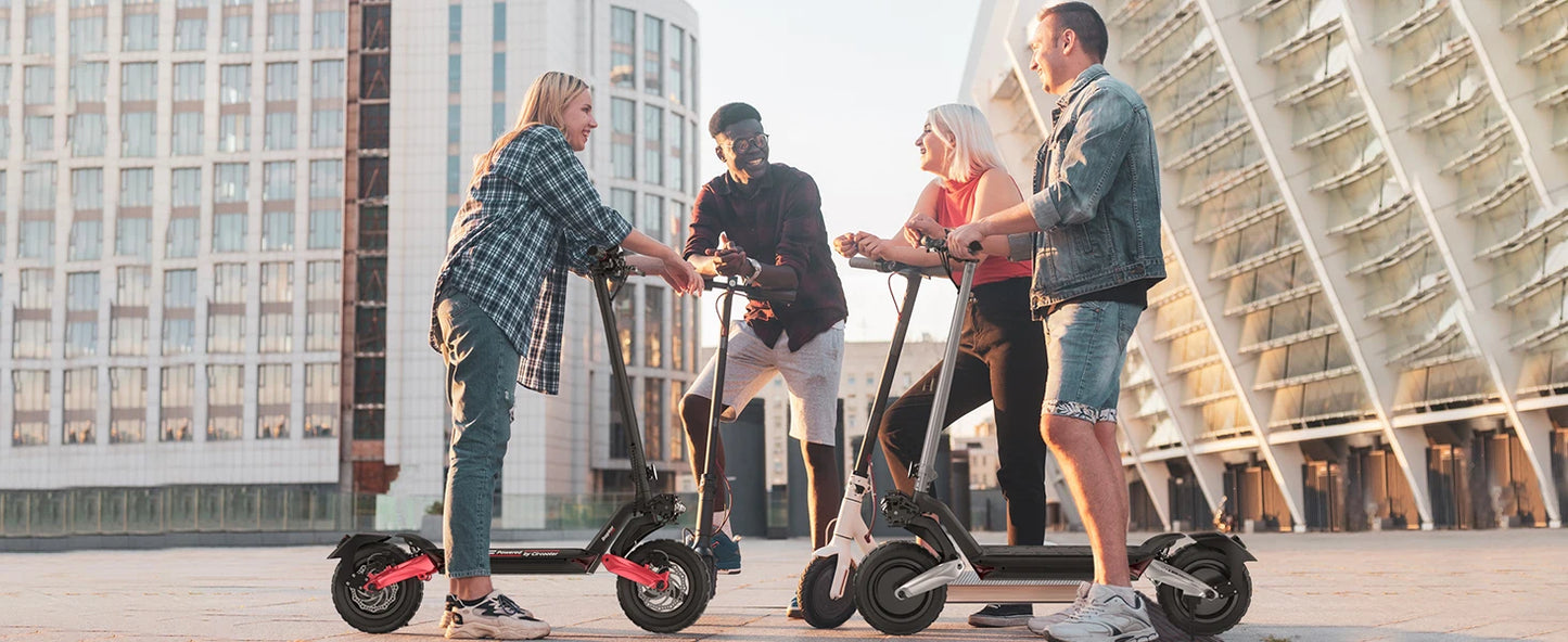 Isinwheel R3 Foldable Adult Electric Scooter E-Scooter 45 km/h Electric Kick Scooter 800W Skateboards 48V 15Ah Kickboard.