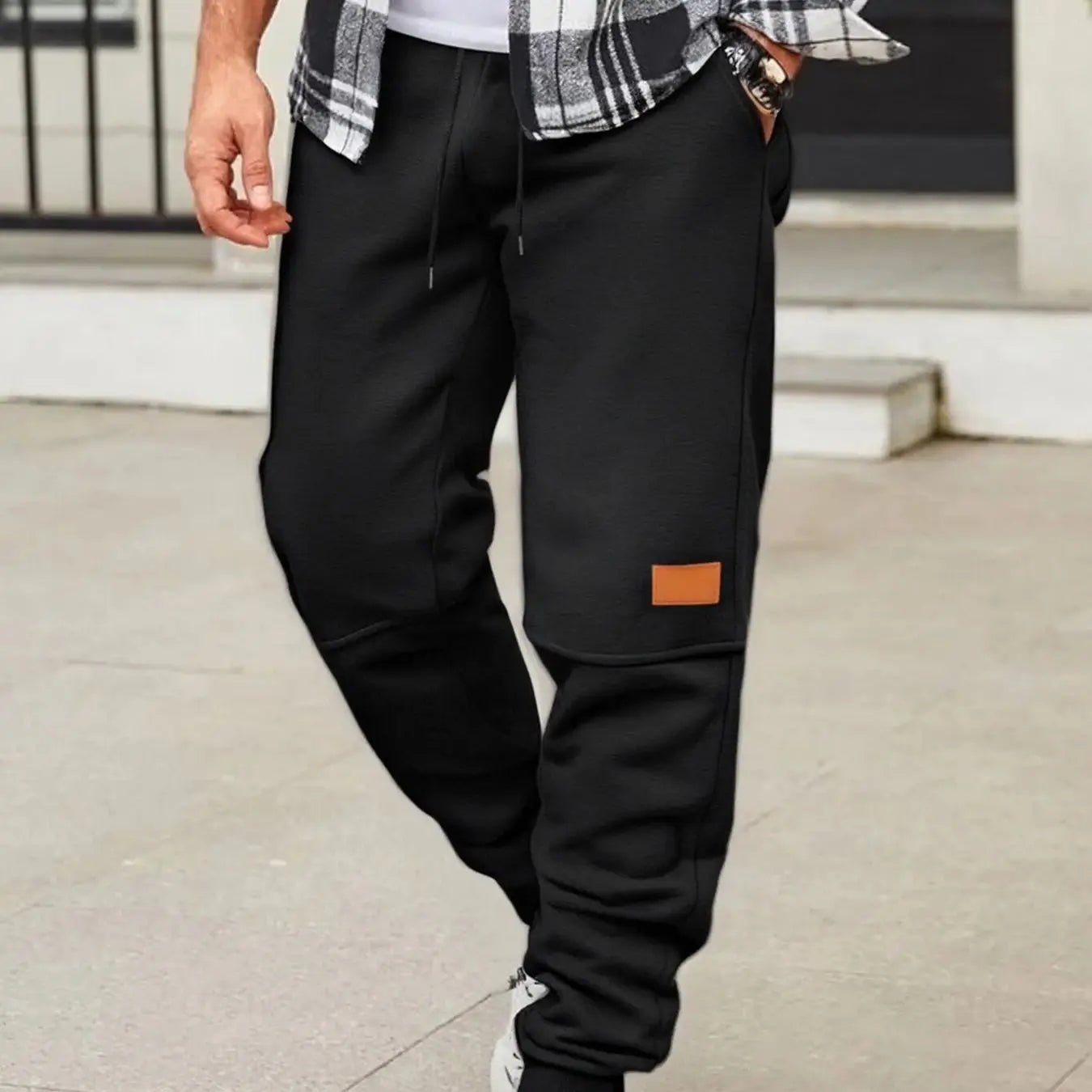 Men's Fleece Lined Jogger Pants, Casual Drawstring Waist Sweatpants with Pockets, Warm Running Trousers for Fall & Winter.