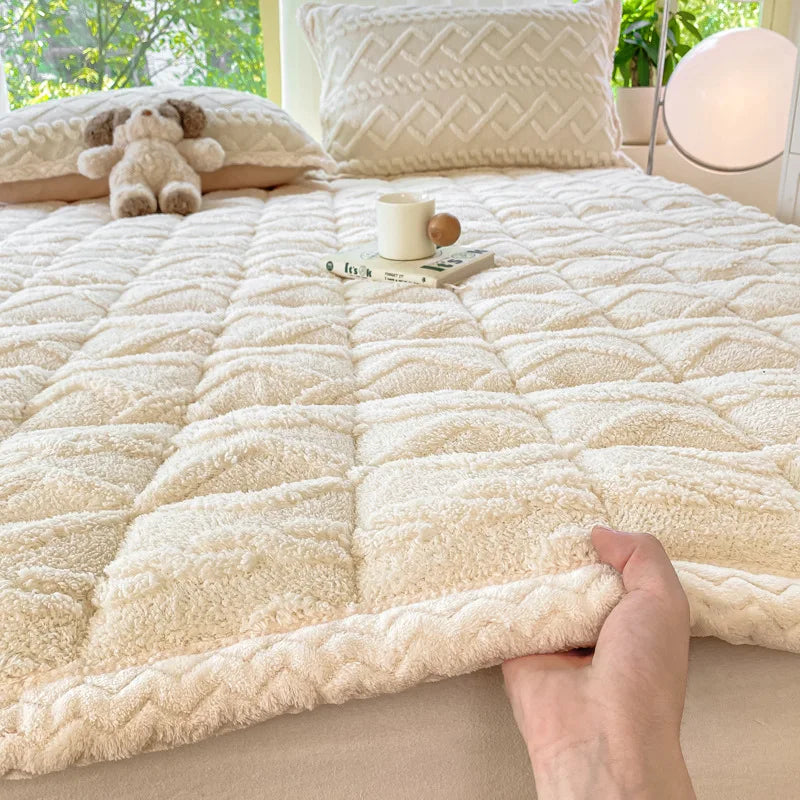 Winter Taft Velvet Mattress Topper Pad Fleece Bedspread Fold Non-slip Thin Tatami Mat Student Dormitory Bed Sheet Mattress Cover