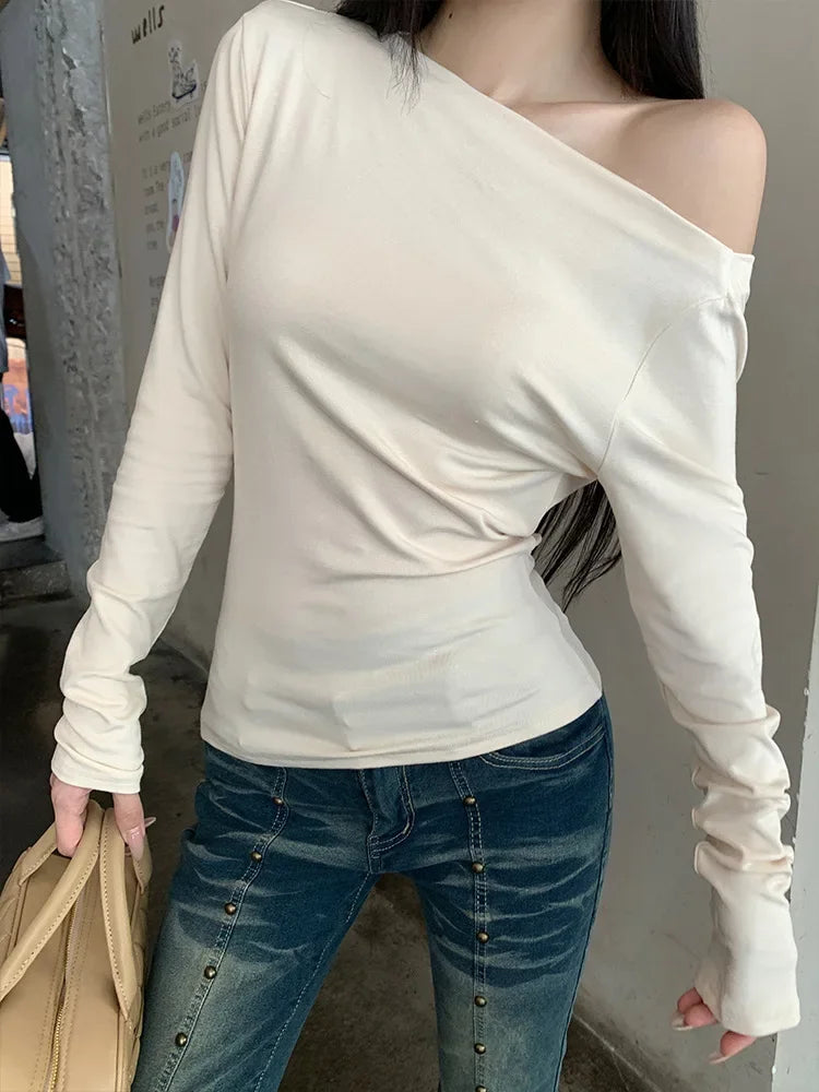 Slim Fit Long Sleeve T-Shirt Shoulder Bared One Shoulder Style Casual Streetwear for Young Women Fashionable And Stylish.