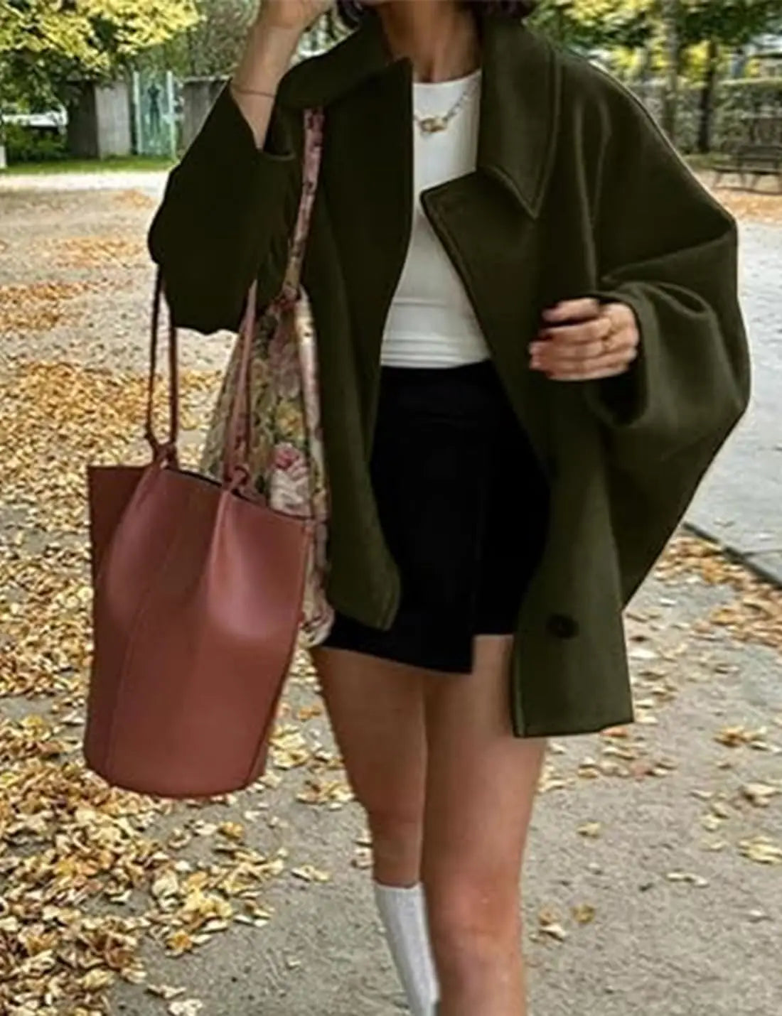 ZBZA Damen Schräge Knopf Lose Fledermausärmel Jacke Mantel Revers Langarm Doppeltasche Warm Solide Farbe Vintage Oberbekleidung Herbst Winter Neue Weibliche Chic Mantel.