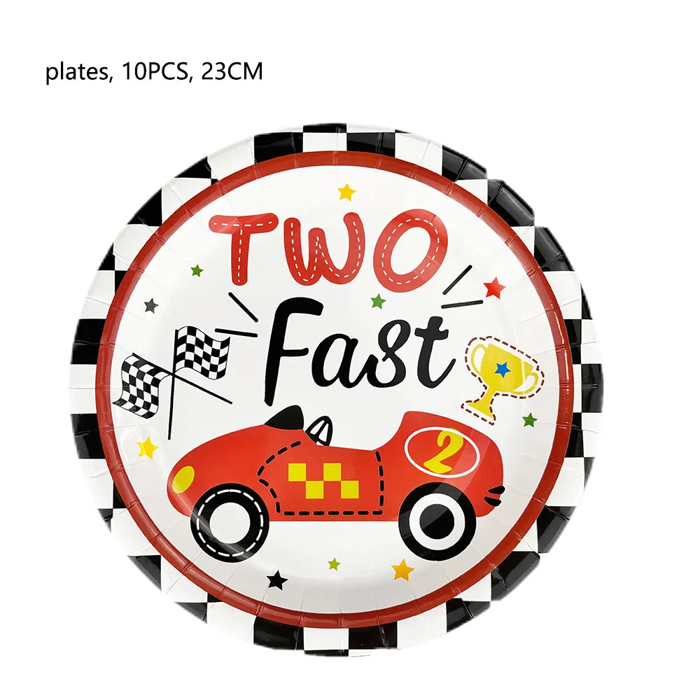 Rennwagen-Thema, zwei schnelle Jungen, Partydekorationen zum 2. Geburtstag für Rennwagen, karierte Flaggen, Rennrad, Einweggeschirr