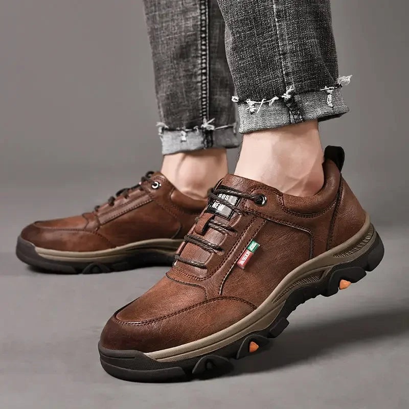 Non-slip Leather Men Hiking Shoes High Quality Man Casual Sneakers Comfortable Sport Shoes Breathable Retro Men Walking Sneakers.