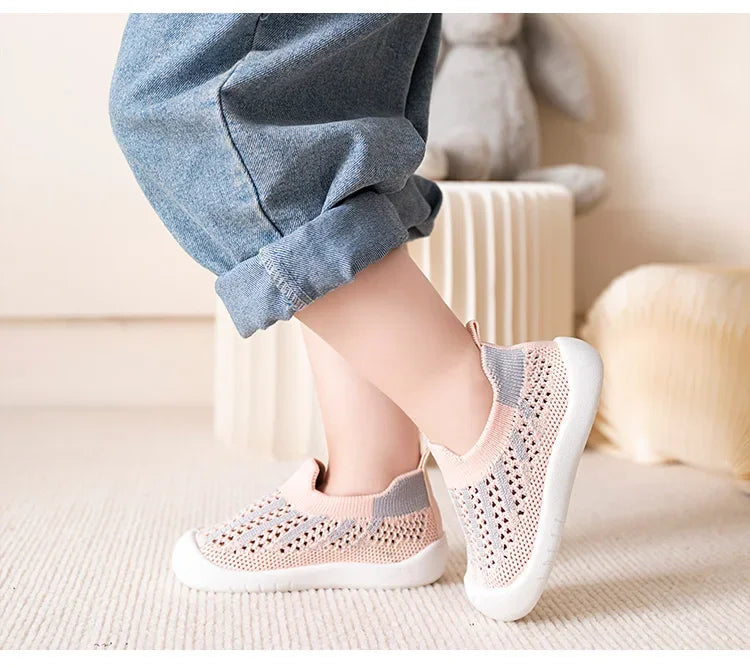 Baby Walking Shoes Summer 2025 New Soft Sole Breathable Mesh Stay-On Anti-Slip Sock Shoes for Infant Boys Girls