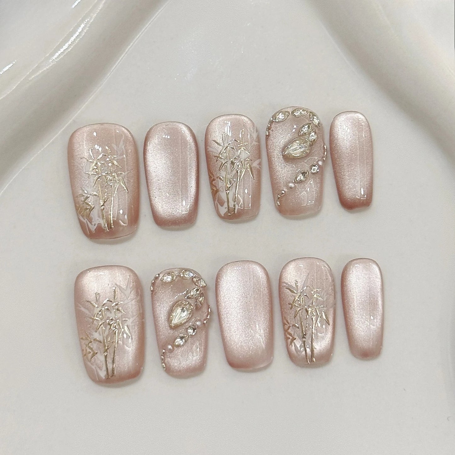 10Pcs Sweet Cute Handmade Press on Nails Flower Butterfly Fake Nails Glossy Diamond False Nails Full Cover Acrylic Nail Tips Art.
