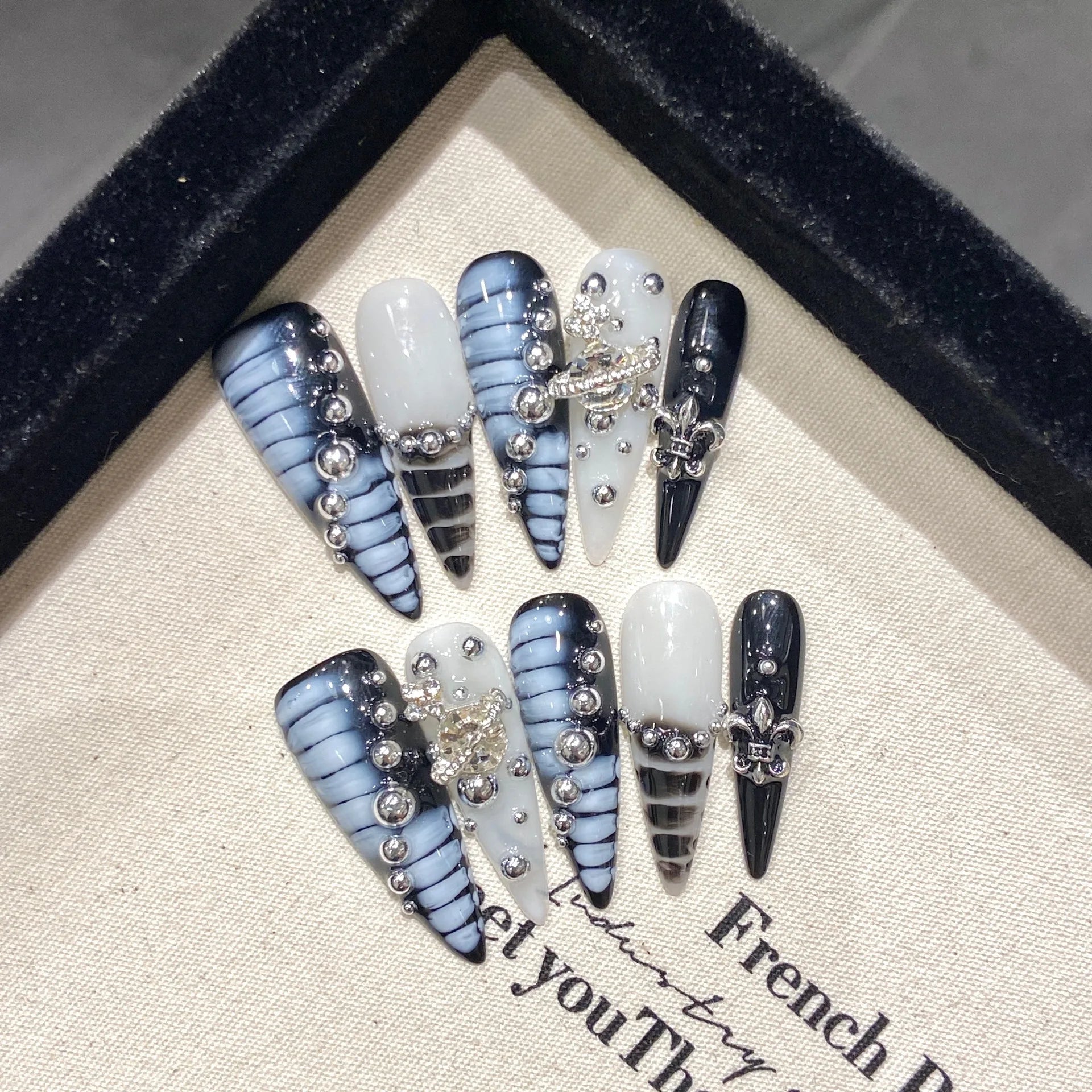 10pcs Handmade Almond False Nails Black White Alligator Print French Style Press On Nail Diamond Cross Design Wearable Fake Nail.
