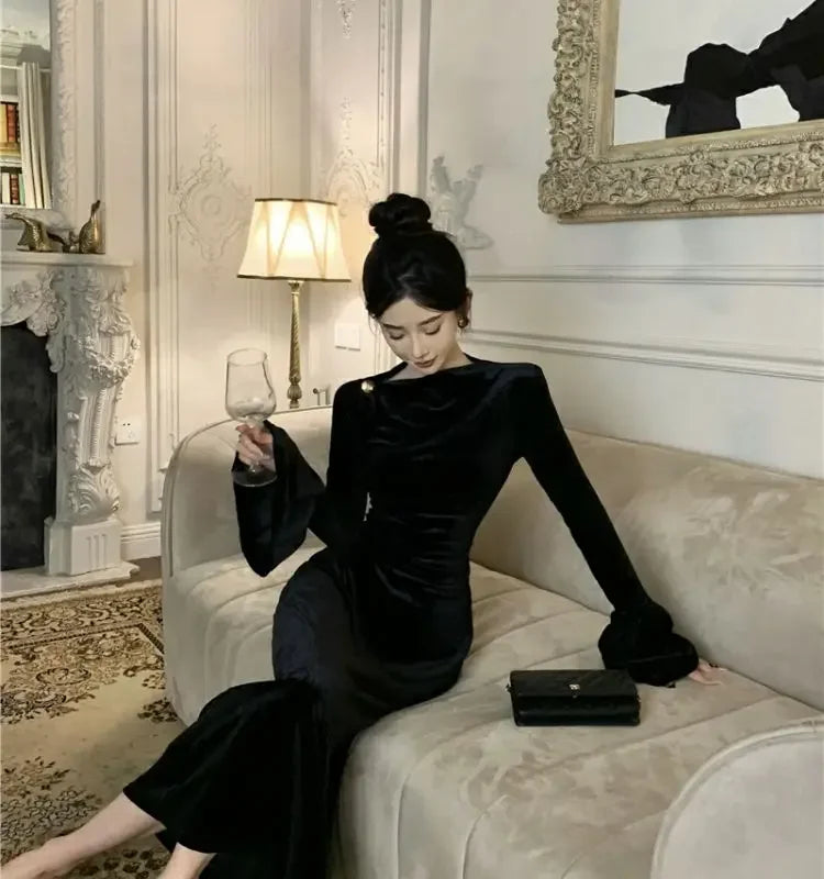 Internet Celebrity High-End-Samtkleid Leichtes, temperamentvolles, hoch tailliertes, schlankes, burgunderrotes Fischschwanzkleid.