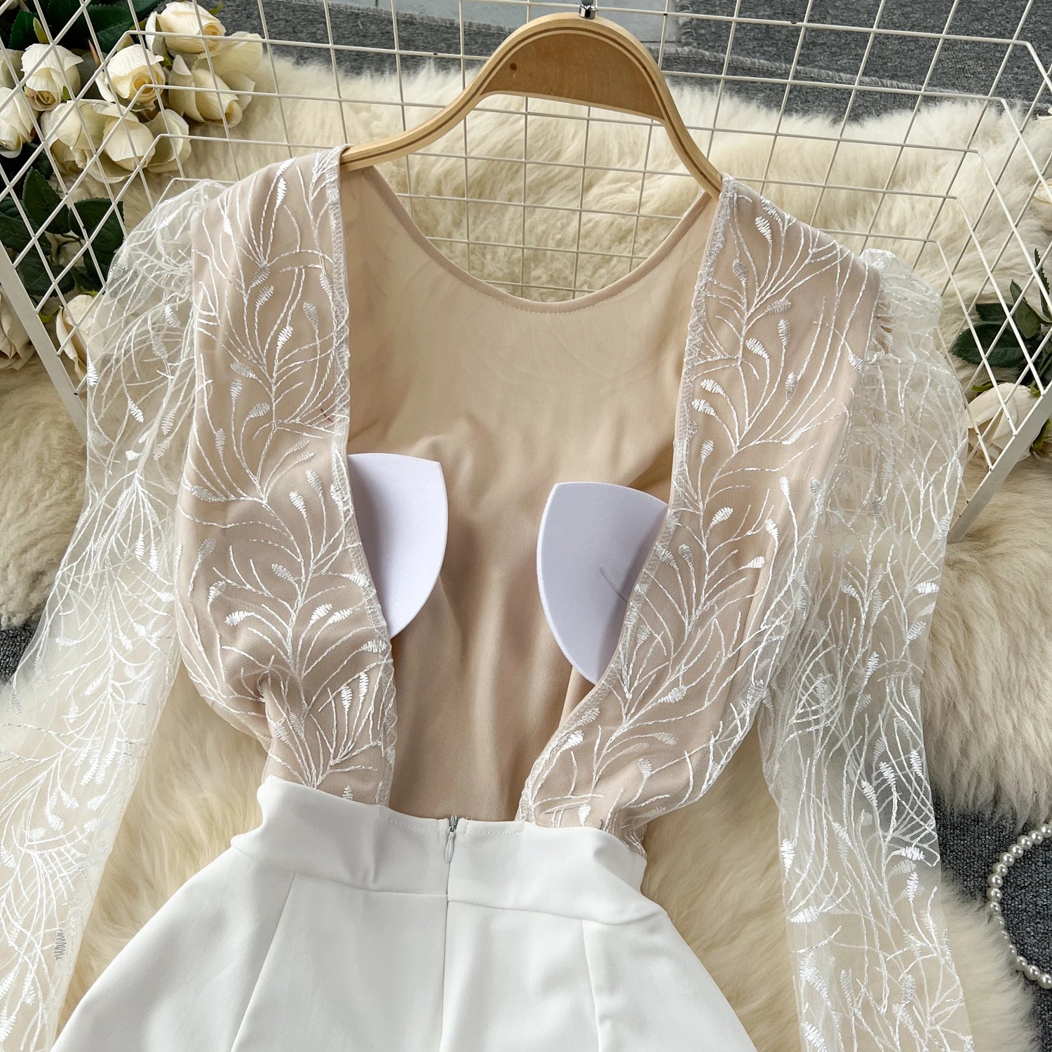 Light Luxury Elegant Women White Backless Jumpsuits Temperament O-neck Puff Long Sleeve Embroidery Female Playsuits.