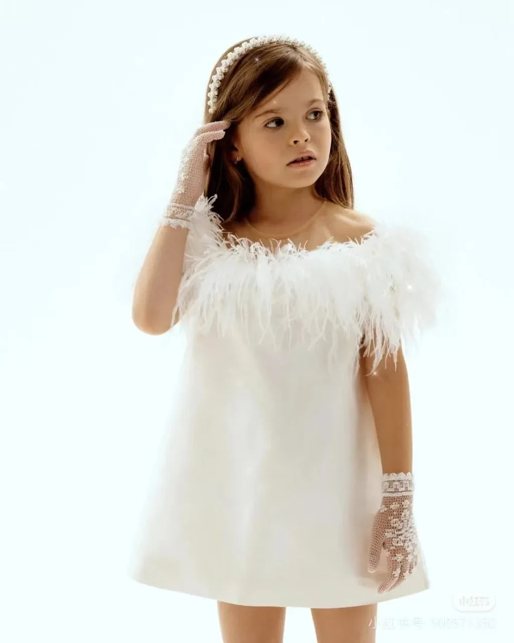 2025 Mädchen Prinzessin Kleid Klavier Leistung Bankett Outfits Geburtstag Party Kleid Weiße Feder Kinder Passende Formale Taufe.