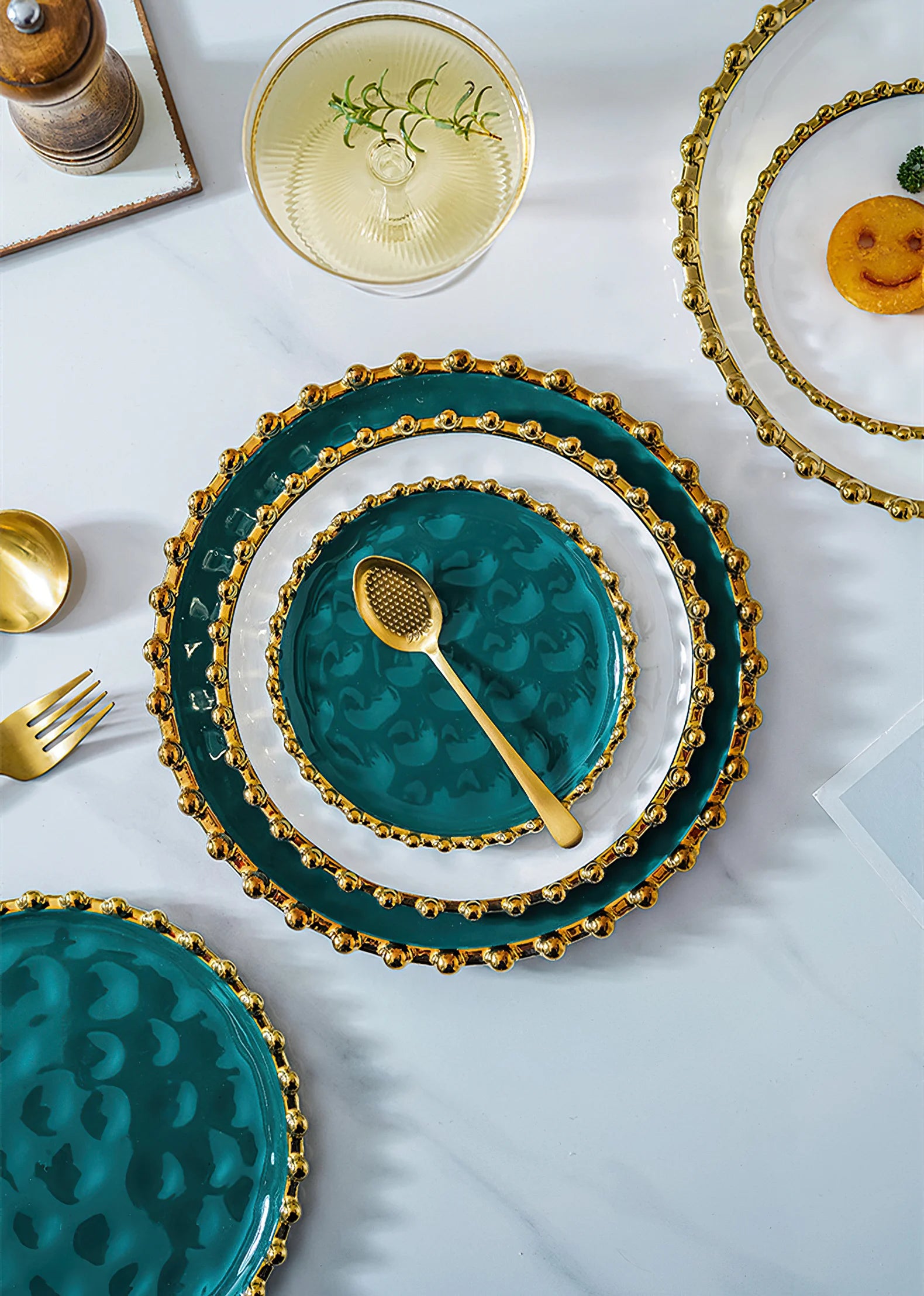 Ceramic Western Dinner Plate Phnom Penh Creative Green Relief Sculpture Steak Dessert Dish Meal Snack Fruit Salad Flat Plate.