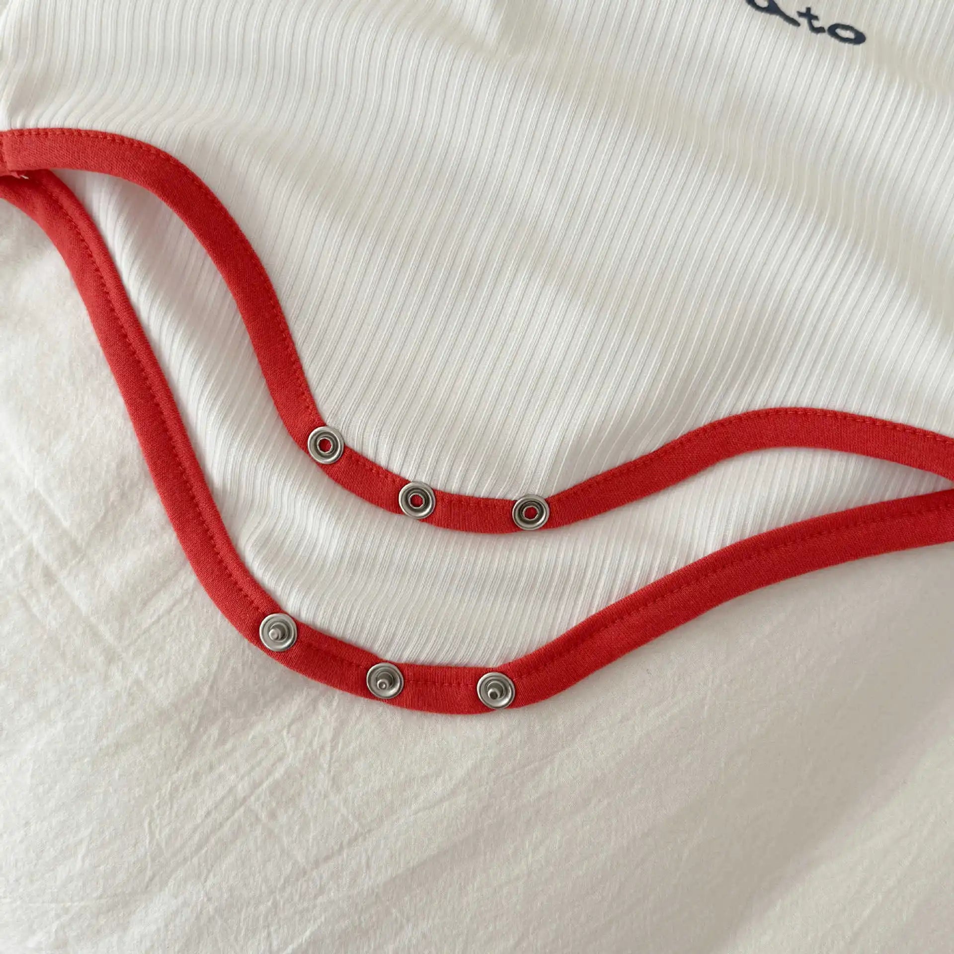 Baby Kleidung Sommer Baby Junge Mädchen Bodysuit Nette Tomaten Druck Ärmellose Infant Sling Onesie + Hut 2Pcs Neugeborenen Fotografie outfit.