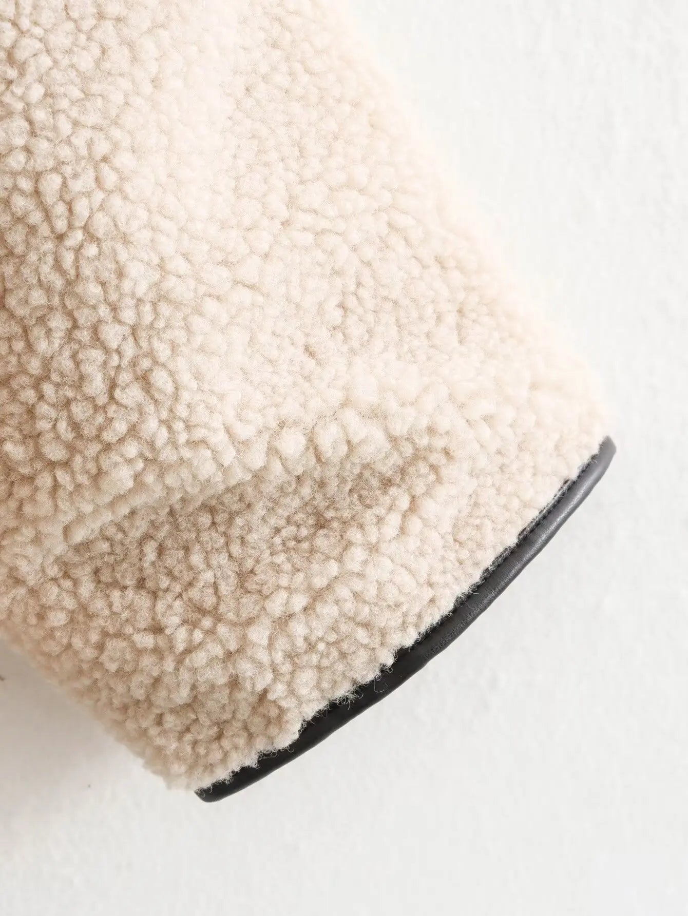 ZBZA Women's Faux Wool Jacket Loose Retro O-neck Single Breasted Long Sleeve Double Pocket Casual Overcoat Fall Winter Chic Coat