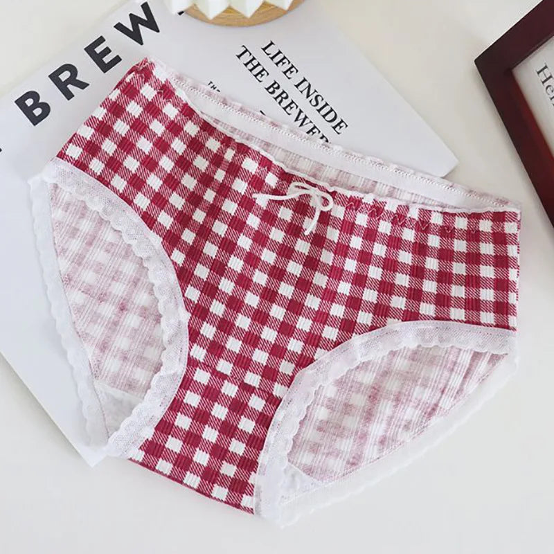 3pcs Cotton Women's Panties Sweet Cute Printed Student Mid-Waist Underwear Fashionable Breathable Girls Daily Briefs.