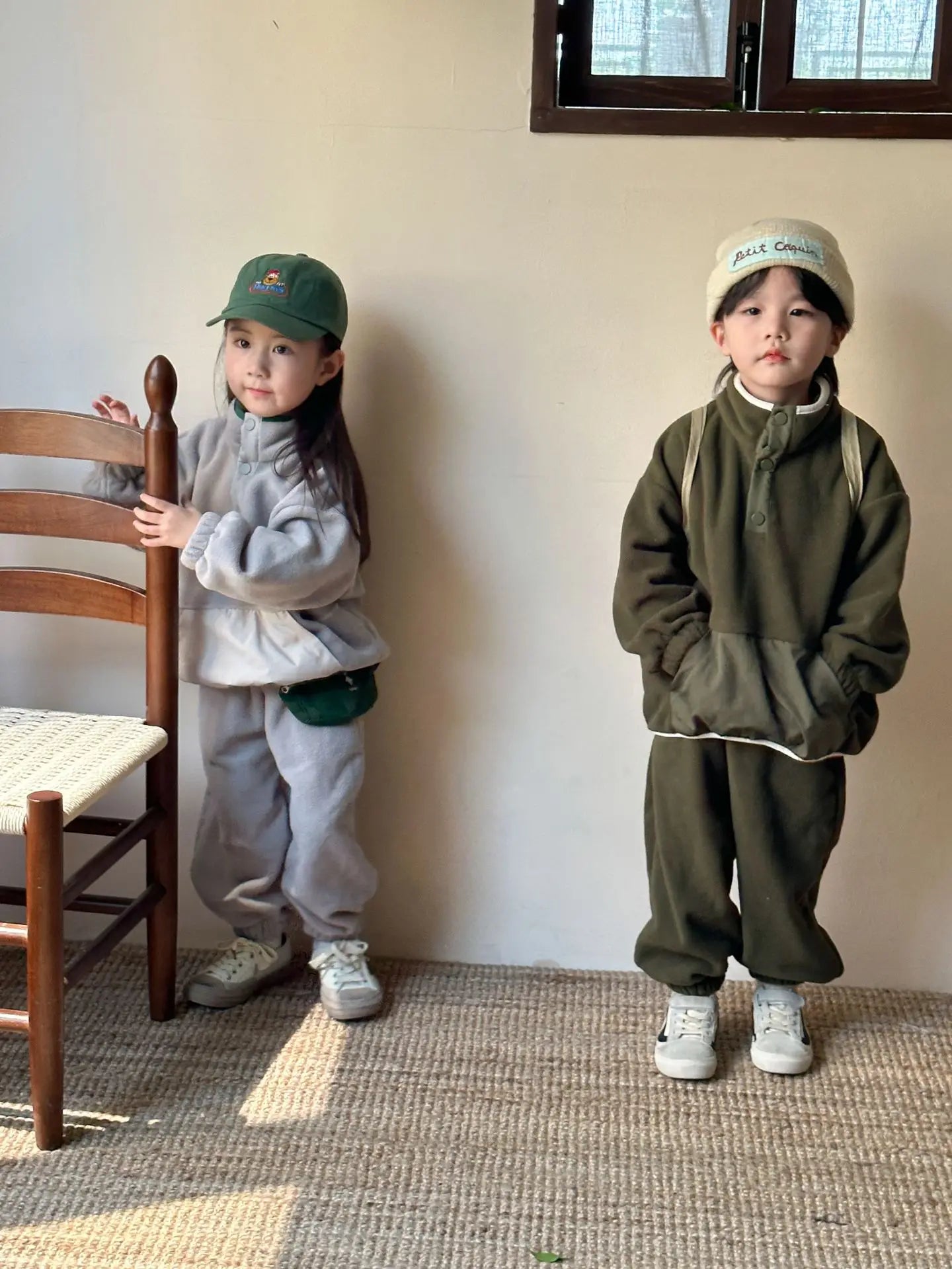 2025 Winter New Children Polar Fleece Sweatshirt Set Boys Girls Plus Velvet Thick Warm 2pcs Suit Kids Casual Sports Outfits.