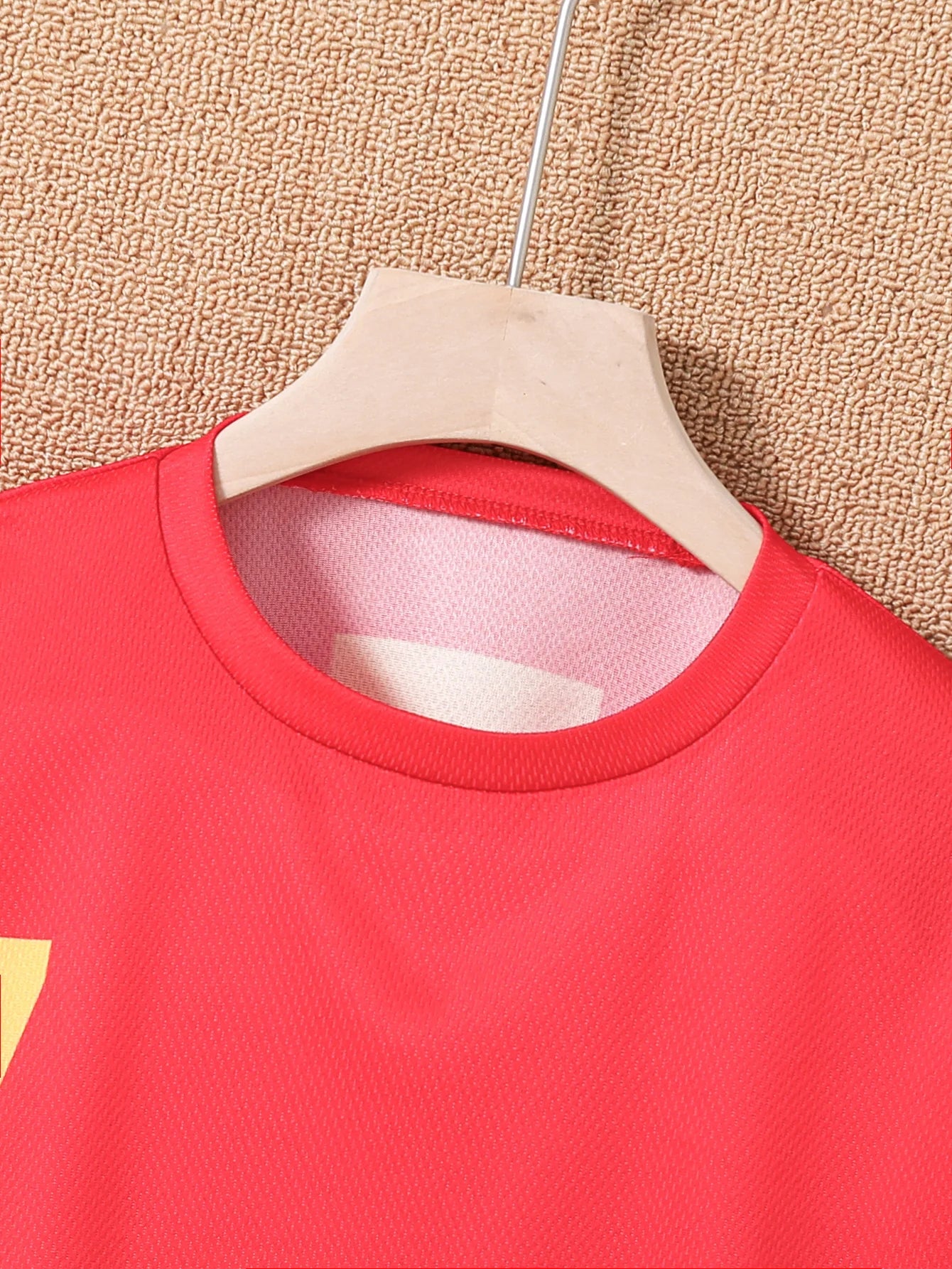 2025 Youth and Children Red and Green Splicing Color No. 7 Legend Quick-drying Sports Football Suit Set.