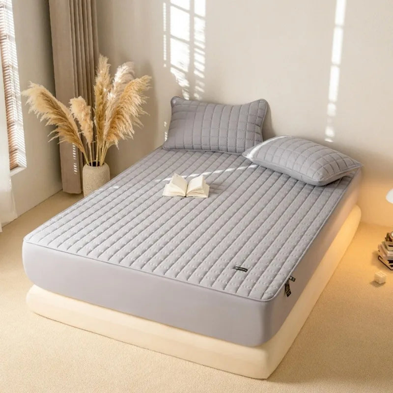 2025 new solid color soybean antibacterial padded cotton waterproof fitted sheet mattress protective cover without pillowcase.