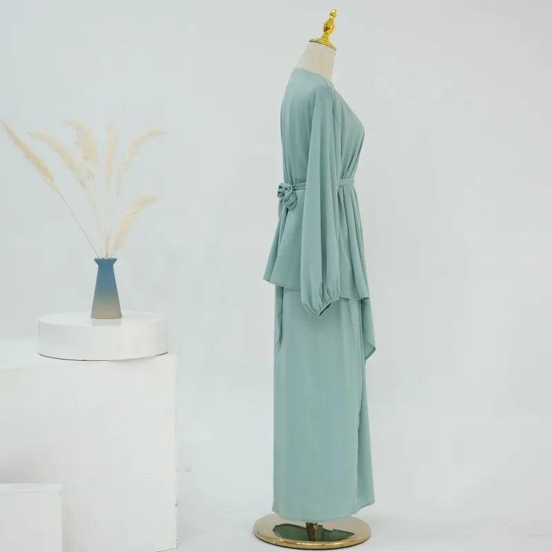 2-teiliges Saudi-Arabien muslimisches Damen-Abaya-Kleid aus Satin für Damen, Islam, Dubai, Urlaub, bescheidene Kleidung, 2024, elegante türkische Robe