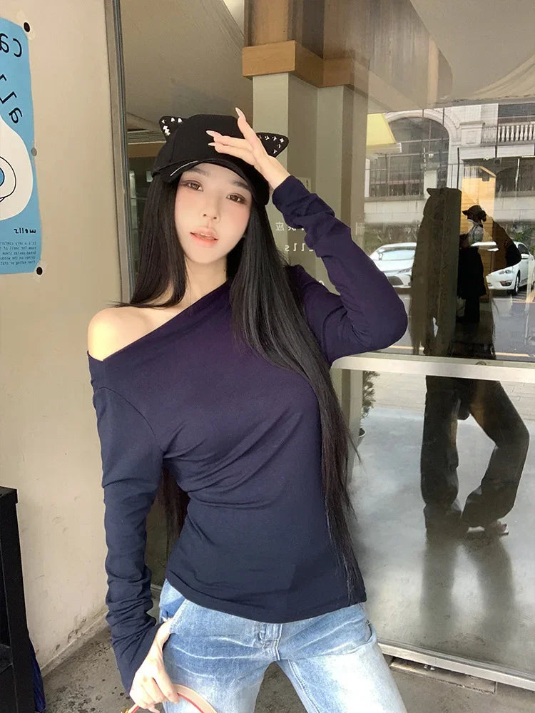Slim Fit Long Sleeve T-Shirt Shoulder Bared One Shoulder Style Casual Streetwear for Young Women Fashionable And Stylish
