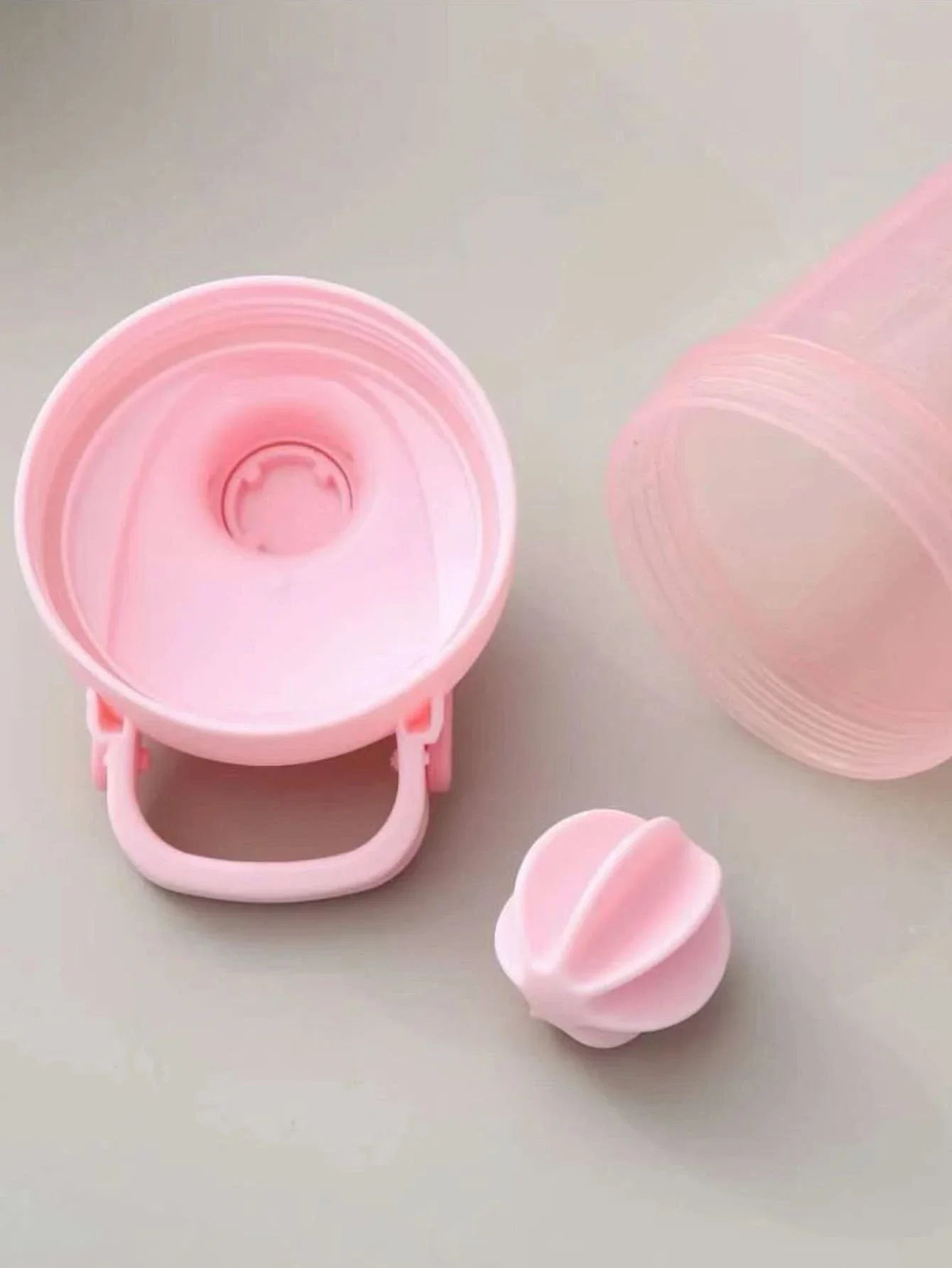 1pc 16.9oz/500ml Shaker Protein Bottle Powder Shake Cup Water Bottle Plastic Mixing Cup Body Building Exercise Bottle.