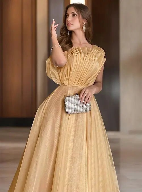Elegantes A-Linien-Damenkleid in Gold, trägerlos, lange Ballkleider, nach Maß, plissierter Ausschnitt, Partykleider, ärmellos.