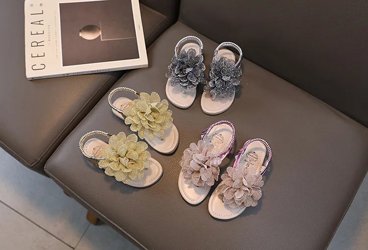 Girls Sandals 2023 Summer New Bling Flowers Baby Children Fashion Soft Bottom Student Shoes Kid's Slippers Pink Flats Flip Flops.