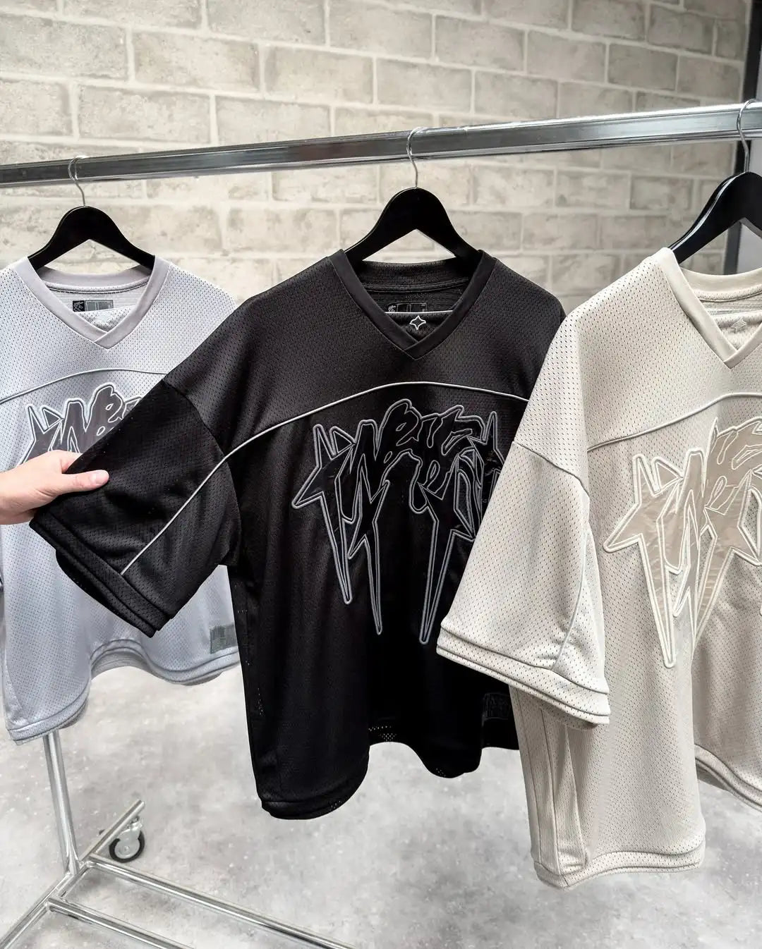 American fashion trend Gothic letter embroidery pattern oversized T-shirt men's retro loose fitting pullover short sleeved shirt.