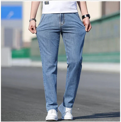 2025 sommer Neue männer Lose Grau Jeans Mode Lässig Stretch Gerade bein Denim Hosen Männlich Hellblau männer Hosen.