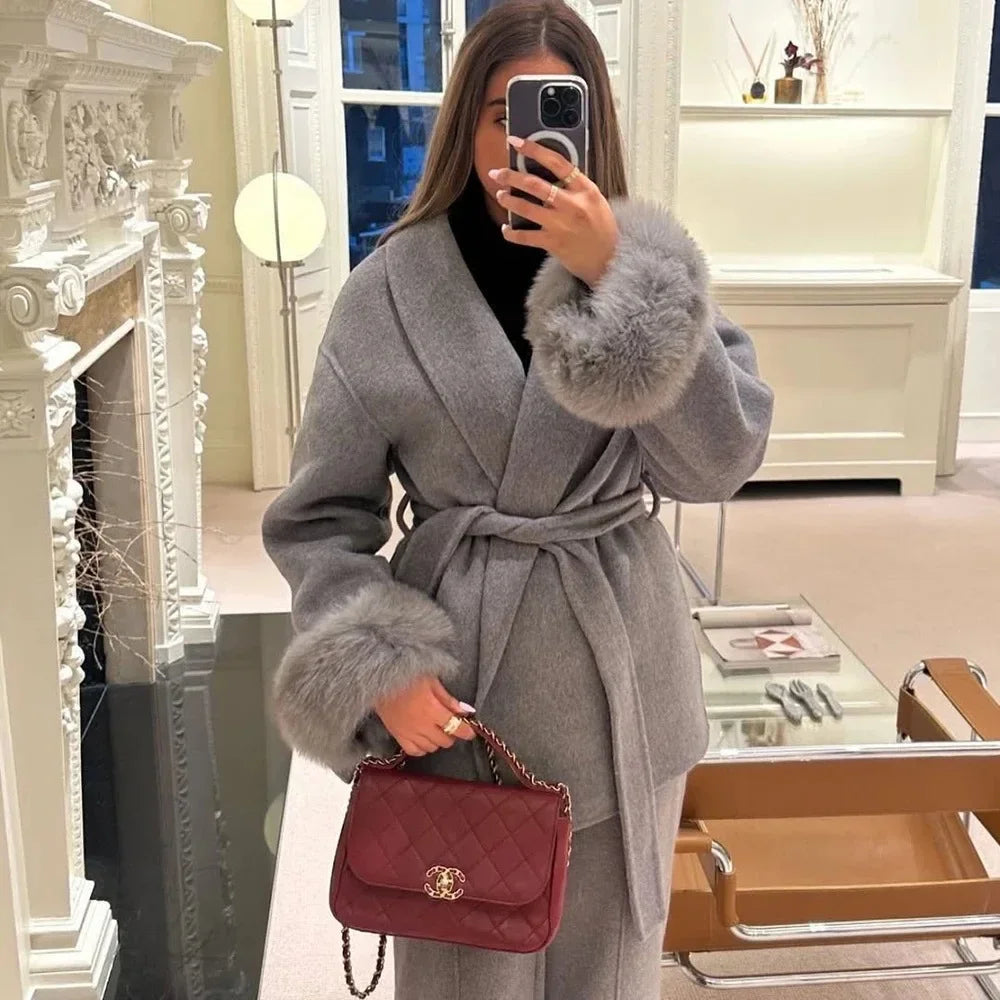 2025 Chic Lapel Plush Coat With Belt Women Vintage Faux Fur Sleeve Tweed Open Coats Female Autumn Winter Casual Street Outwear.